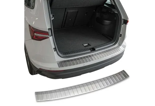 RECAMBO Ladekantenschutz für Skoda Karoq, NU7, BJ ab 2017 - Abdeckblenden mit exklusiver Optik und perfekter Passform, schützt effektiv die Stoßstange und verleiht Ihrem Fahrzeug einen eleganten Look.