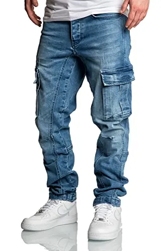 Amaci&Sons Herren Cargo Jeans 7977 Hellblau W31/L30 - Stylische Cargo Jeans mit Regular Slim Fit, ideal für lässige Outfits. Robuste Denim-Qualität für hohen Tragekomfort.
