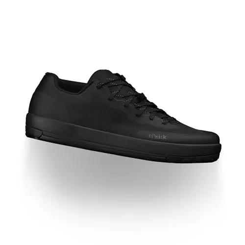 Fizik Gravita Versor Unisex Fahrradschuhe - Hochwertige Fahrradschuhe für Downhill und Enduro. Mit Ripstop-Obermaterial und Vibram XS TREK EVO Profil bieten sie optimalen Halt und Kontrolle auf jedem Terrain.