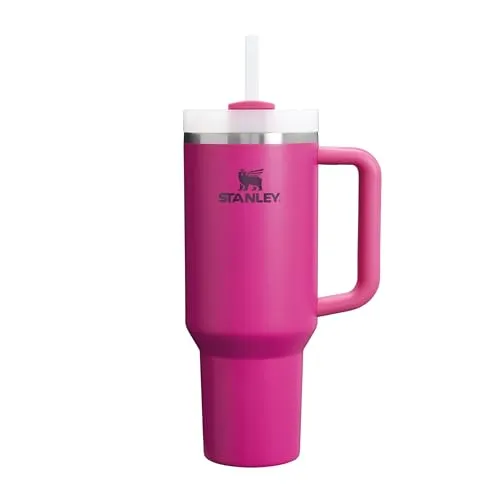 Stanley Quencher H2.0 Flowstate Trinkflasche 1.2L - Fuchsia - Thermosflasche mit innovativem Flowstate-Deckel, hält Getränke 11 Stunden kalt und bis zu 2 Tage eisgekühlt. Hergestellt aus 90% recyceltem Edelstahl, ideal für umweltbewusstes Trinken.