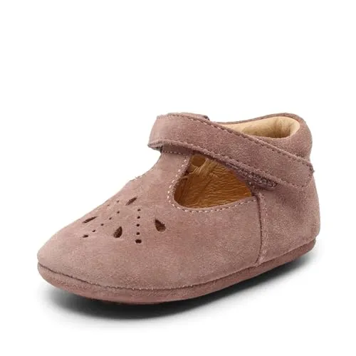 Bisgaard Mädchen Bloom First Walker Shoe, Rose, 18 EU - Hausschuhe für Mädchen mit T-Bar-Verschluss, flexible rutschfeste Gummisohle und weicher Passform für höchsten Tragekomfort.