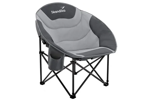 Skandika Moonchair Sirkka | Bequemer Campingstuhl mit Kühlfach & Getränkehalter - Der Skandika Moonchair Sirkka ist Ihr idealer Begleiter für Camping, Garten und Festivals. Gepolstert, klappbar und mit Kühlfach für kalte Getränke, bietet er maximalen Komfort und einfache Transportmöglichkeiten.