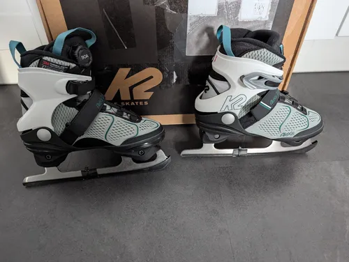 K2 Skates Damen Schlittschuhe ALEXIS ICE BOA - Komfort und Stabilität auf dem Eis - Schlittschuhe mit K2 Softboot-Technologie für maximalen Komfort. Das Boa Fit System ermöglicht einfaches An- und Ausziehen sowie Anpassungen während des Schlittschuhlaufens.