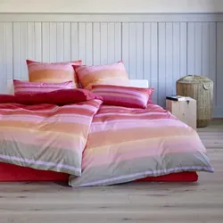 Cotonea Bio Satin-Bettwäsche Meran rot 80x80 cm - Bettwäsche aus reiner Bio Baumwolle, IVN BEST zertifiziert und perfekt für Allergiker. Edles Design in verschiedenen Rottönen mit glänzendem Finish sorgt für gemütlichen Schlafkomfort.