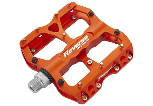 Reverse Escape Flat Pedals für MTB und E-Bikes - Hochwertige Plattformpedale in Orange, leicht und robust für eine Vielzahl von Fahrradtypen. Ideal für Trail, Mountainbike und E-Bike, mit abgedichteten Lagern für langlebige Leistung.