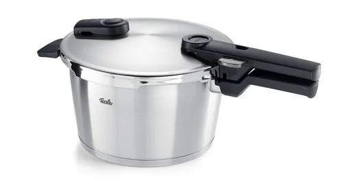 Fissler Schnellkochtopf Vitaquick 4,5 L - Edelstahl Schnellkochtopf, der die Garzeit reduziert und Vitamine schont. Ideal für schnelles Kochen und umweltbewusst, da aus recyceltem Material gefertigt.