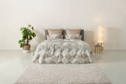 Home affaire Tagesdecke Maris im Landhausstil - Tagesdecke im Landhausstil, hautfreundlich und aus recyceltem Polyester, ideal für Kinder und Erwachsene. Zeitloses Karomuster und in verschiedenen Farben erhältlich.