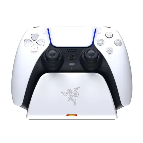 Razer Schnellladestation für PS5 Controller - Ladegeräte für PlayStation 5: Schnellladung in unter 3 Stunden mit Überladungsschutz. Ergonomisches Design für einfache Einhandbedienung und perfekten Halt des DualSense Controllers.