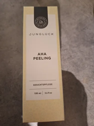 Junglück AHA Peeling Gesichtspflege 100 ml - Peeling für das Gesicht mit AHA, vegan und ideal für eine sanfte Hauterneuerung, 100 ml für langanhaltende Anwendung