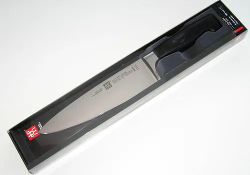 Zwilling Vier Sterne Santokumesser 16 cm - Küchenmesser aus Edelstahl, ideal zum Schneiden von Gemüse, Fleisch und Kräutern. Mit Friodur ice hardened Klinge für dauerhafte Schärfe und Kunststoffgriff für sicheren Halt.