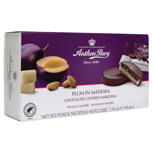 Anthon Berg Pflaume in Madeira – 220 g – Feine Marzipanspezialität mit Zartbitterschokolade - Entdecken Sie die dänische Marzipan-Tradition mit Anthon Bergs Pflaume in Madeira. 8 handgefertigte Schokoladentaler vereinen Premium-Marzipan, fruchtige Pflaumen und feinen Madeira-Wein – ideal als Geschenk oder zum Genießen.