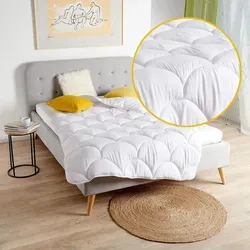 TRAUMSCHLAF Kunstfaserbettdecke Klima Faser Ganzjahresdecke - Bettdecken, ideal für Allergiker mit hervorragendem Feuchtigkeitstransport und ganzjähriger Nutzung, 135x200 cm, weich und pflegeleicht.
