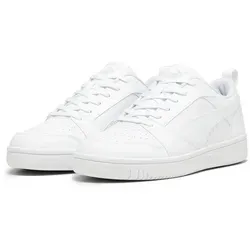 PUMA Rebound V6 Low Unisex Sneaker – Puma White Cool Light Gray, 42.5 EU - Herren-Sneaker mit stylischem Design, ideal für Freizeit und Sport, ausgestattet mit perforiertem Zehenbereich für optimale Atmungsaktivität.