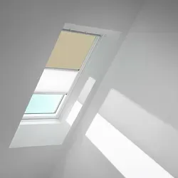 VELUX Vorteils-Set Verdunkelungsrollo sandbeige gepunktet und Faltstore Plissee - Jalousien & Rollos: Blickdichtes Verdunkelungsrollo in sandbeige gepunktet, ideal für ein gemütliches Ambiente in jedem Raum und sorgt für optimalen Lichtschutz.