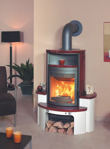Hark Avenso ECOplus Dauerbrandofen 6kW - Raumluftunabhängiger Kaminofen in bordeaux-rot, effizient und umweltfreundlich für gemütliche Wärme in Ihrem Zuhause.