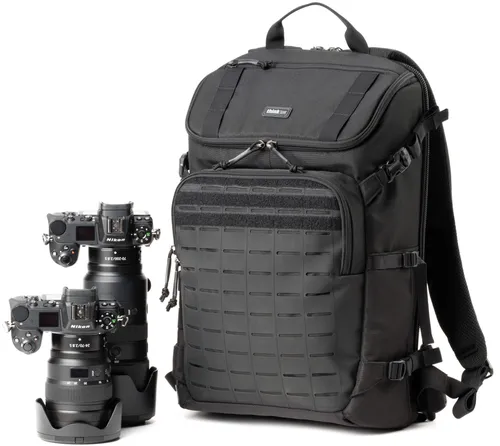 Think Tank DarkLight Backpack 20L - Schwarz - Kamerarucksack mit einfacher Oberzugriff, plüschigem Gurtsystem für Komfort und Feuchtigkeitsregulierung. Ideal für Fotografen, die Wert auf Funktionalität und Sicherheit legen.