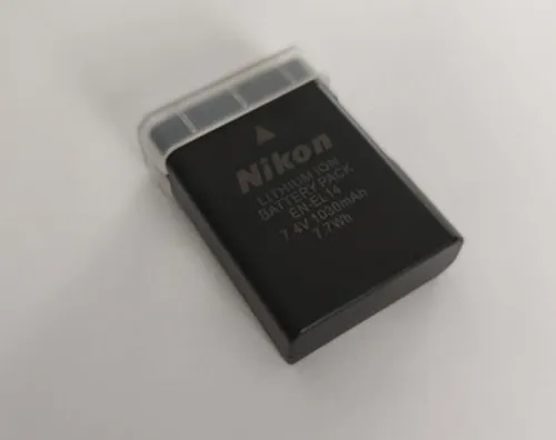 Nikon EN-EL14 Akku für DSLR-Kameras - Li-Ion Fotoakku mit 1.230 mAh, ideal für Nikon D-Serie. Perfekt für längere Fotosessions ohne Unterbrechung!