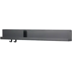 Muuto Folded Wandregal 96 x 13 cm in Schwarz – Skandinavisches Design - Elegantes Muuto Folded Wandregal in Schwarz, 96 x 13 cm. Ideal für stilvolle Ablageflächen und harmonische Raumgestaltung. Robustes Stahlblech, minimalistische Ästhetik und vielseitige Einsatzmöglichkeiten.