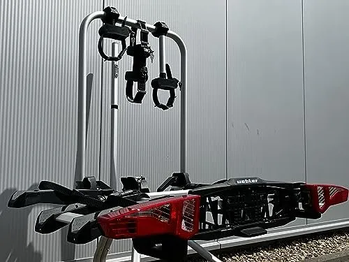 UEBLER i31 Z Fahrradträger 18130 - Faltbar für 3 Räder - Fahrradträger UEBLER i31 Z, faltbar und ideal für 3 Fahrräder, inkl. Carbonschutz. Hochwertige deutsche Qualität für einfache Montage und sicheren Transport.