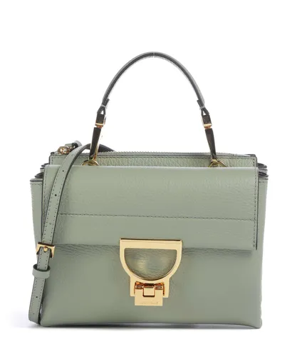 COCCINELLE Arlettis Handbag Grainy Leather Umhängetasche - Damentasche aus 100% Rindsleder in der trendigen Farbe Greenery, ideal für Freizeit und Partys, mit verstellbarem Riemen und stilvollem Überschlagverschluss.