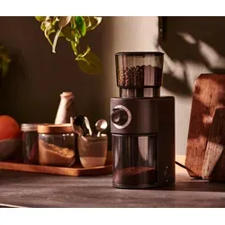 Tchibo elektrische Kaffeemühle mit Edelstahlmahlwerk - Hochwertige Kaffeemühle mit 26 Mahlgradeinstellungen für individuellen Kaffeegenuss. Ideal für Filterkaffee und Siebträgermaschinen, mit Platz für bis zu 150 g Bohnen.