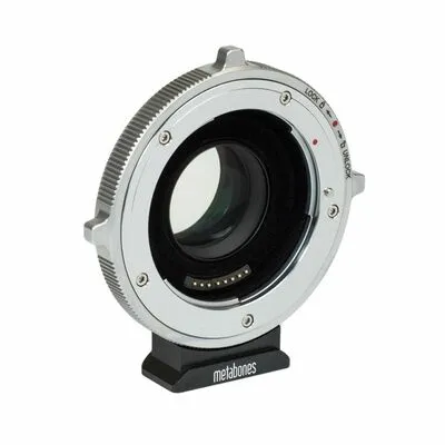 Metabones Canon EF an BMPCC4K ULTRA T Cine Speed Booster 0.71x - Zubehör für Kameraobjektive, verbessert die Lichtstärke und Bildqualität für kreative Filmprojekte.