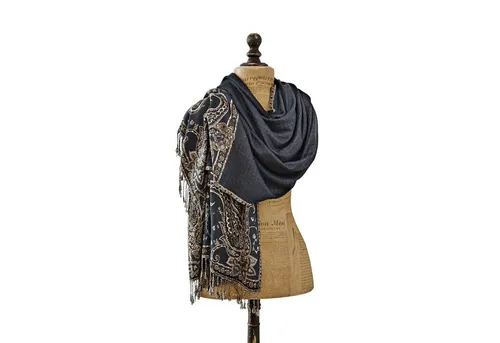 Loberon Schal Laine, Handgearbeitet mit Paisley-Stickerei - Schals für Damen, Wende-Design mit dekorativen Fransen, aus angenehmer Viskose-Qualität für ein stilvolles Accessoire.