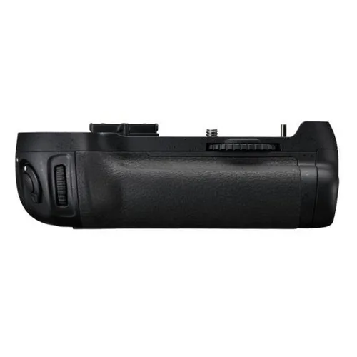 Nikon Batteriegriff MB-D12 für D800/810 - Multifunktionshandgriff für Nikon D800 und D800E, ermöglicht zusätzlichen Akku für längere Fotografie-Sessions ohne Unterbrechung.