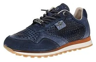 Cetti C-848 V25-26 Herren Sneaker - Used-Tin-Navy - Hochwertige Cetti Sneaker im Runningstyle mit echtem Leder und modernen Cut-Outs. Der elastische Schnürverschluss sorgt für eine optimale Passform und der flexible Gummi bietet sicheren Halt. Ideal für den täglichen Einsatz.