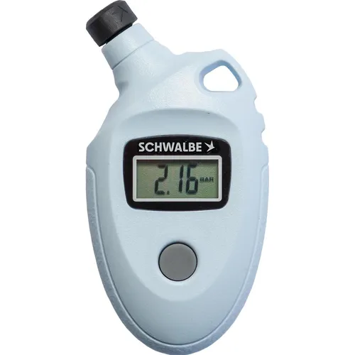 Manometer Digital Airmax Pro von SCHWALBE - Präziser Luftdruckprüfer für Auto- und Fahrradventile, misst bis 11 bar. Ideal für Sportler und Technikliebhaber, einfach zu bedienen und mit Adaptern für verschiedene Ventile.