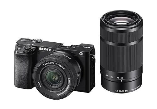 Sony Alpha 6100 Bundle mit 16-50mm & 55-210mm Objektiv - Spiegellose Kamera mit 0,02s Autofokus und Augenerkennung, ideal für Einsteiger und Vlogger. Perfekt für kreative Aufnahmen dank neigbarem Display und Serienaufnahme bis 11 Bilder/s.