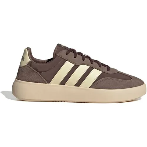 adidas Sneaker BARREDA DECODE in Beige, Größe 44 2/3 - Modischer adidas Sneaker BARREDA DECODE in Beige, ideal für trendbewusste Damen. Genießen Sie hohen Komfort und stylisches Design – jetzt versandkostenfrei auf Spartoo.de!