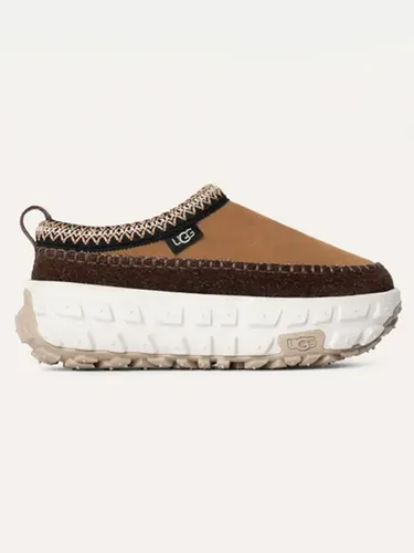 UGG Venture Daze Schaffell-Ankle-Boots in Hellbraun, Größe 36 - Wanderschuhe mit abgerundeter Schuhspitze und verstärkter Kappe, ideal für Komfort und Stil bei Outdoor-Aktivitäten.