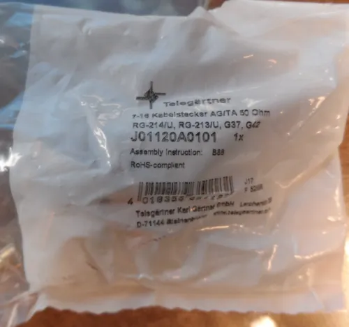Telegärtner 7-16 Kabelstecker 50 Ohm - Koax-Steckverbinder mit 50 Ohm Impedanz, ideal für zuverlässige Verbindungen in Hochfrequenzanwendungen.