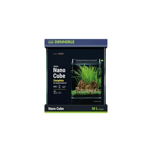 Dennerle Nano Cube Complete 30L - Mini-Aquarium mit abgerundeten Ecken - Das Dennerle Nano Cube Complete ist ein stilvolles Mini-Aquarium mit abgerundeten Panoramaecken. Ideal für Zwerggarnelen und Aquascapes, bietet es ein komplettes Set für einen einfachen Start in die Aquaristik.