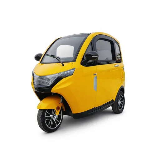 Urban Hopper Cabin Base Elektro Kabinenroller 25km/h - Kompakter Elektro-Kabinenroller mit 2000W Motor und bis zu 120 km Reichweite. Ideal für den städtischen Einsatz, ausgestattet mit Bluetooth und hydraulischen Scheibenbremsen.