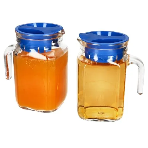 MamboCat 2er Set Kora Kühlschrankkrug mit blauem Kunststoff-Deckel I 0,5 Liter I viereckige Glas-Karaffe mit Ausgießtülle & Henkel für Eistee, Wasser, Saft, Milch & Co.