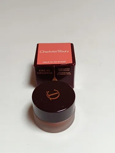Charlotte Tilbury Eyes to Mesmerise Creme Lidschatten - Walk of no Shame - Lidschatten in schimmerndem Bronze, langanhaltend und perfekt für einen glamourösen Look. Ideal für jeden Anlass und einfach aufzutragen.