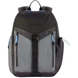 Piquadro Spike Rucksack Ca5666s120 Schwarz Nylon - Geräumiger Piquadro Rucksack aus recyclebarem Material mit gepolstertem Laptopfach. Modernes Design und praktische Funktionen machen ihn zum idealen Begleiter für Beruf und Reisen. Maße: 29x17x40 cm, Gewicht: 1,06 kg.