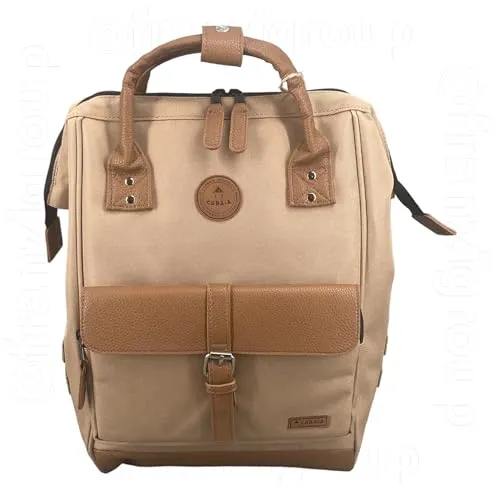 Cabaïa Adventurer Medium Kuala Lumpur - Beige Rucksack mit Vordertaschen - Stylischer Rucksack mit 23 Litern Volumen und zwei austauschbaren Vordertaschen. Ideal für Schule, Uni oder Reisen – nachhaltig aus recyceltem Material, wasserabweisend und mit gepolstertem Laptopfach.