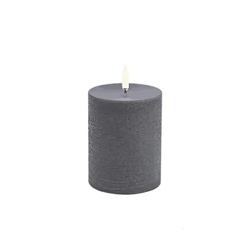 UYUNI Lighting LED Säule Kerze 7,8 x 10cm - Grau - Flammenlos - Flammenlose LED Säule Kerze in Grau, 7,8 x 10cm, ideal für stimmungsvolle Beleuchtung ohne Brandgefahr, perfekt für jeden Raum und Anlass.