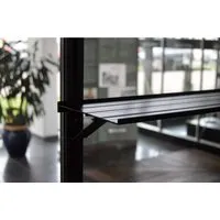 Juliana Aluregal inkl. Halterung Schwarz - Zubehör für Gewächshäuser, leichtes und elegantes Aluminium-Regal, ideal zum Bewässern von Pflanzen, ermöglicht einfaches Gießen ohne ständiges Nachfüllen.
