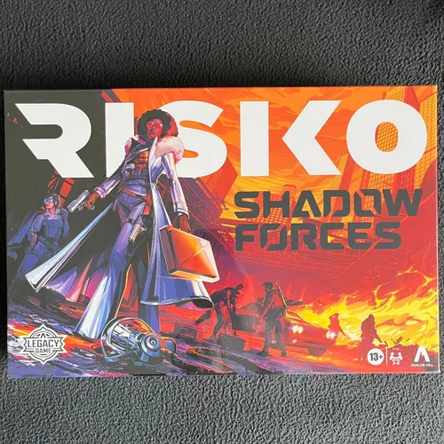 Risiko Shadow Forces - Legacy Brettspiel für 3-5 Spieler, 15 spannende Missionen und individuelle Kampagnen für fesselnde Strategiespiele