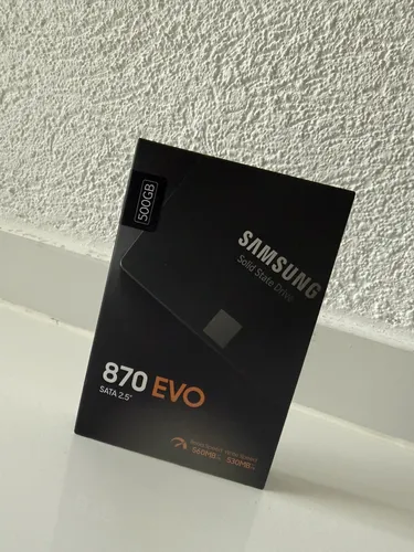 Samsung 870 EVO SATA III 2,5 Zoll SSD - 500 GB, bis zu 3,6 Mal schneller als HDD für rasant verbesserte PC-Leistung und einfache Datenmigration