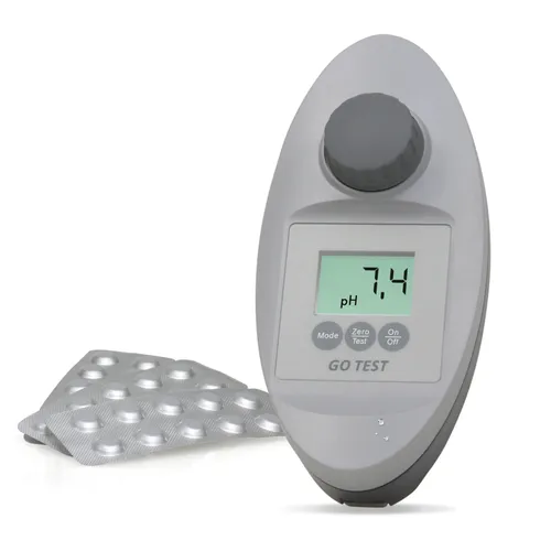 GoTest Photometer - Wassertestgerät für Pools - Wassertester für Pools mit wasserdichtem Design und präzisen Messungen. Inklusive Testtabletten für Chlor, pH-Wert und mehr, ideal für sicheres Schwimmen.