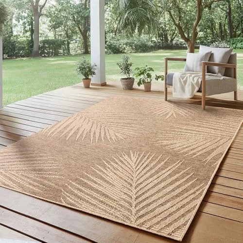 SIMPEX Wetterfester Sisal-Teppich im Boho-Design, 240 x 340 cm, Braun - Der SIMPEX Sisal-Teppich vereint rustikales Boho-Design mit Robustheit. Ideal für Innen- und Außenbereiche, bleibt er durch UV-Beständigkeit farbintensiv und strapazierfähig – perfekt für Terrasse, Balkon und mehr.