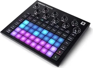 Novation Circuit Tracks: Kreative Groovebox für elektronische Musikproduktion - Audio-Controller mit 2 Synthesizer-, 2 MIDI- und 4 Drum-Spuren für grenzenlose Kreativität und anpassbare Performances.