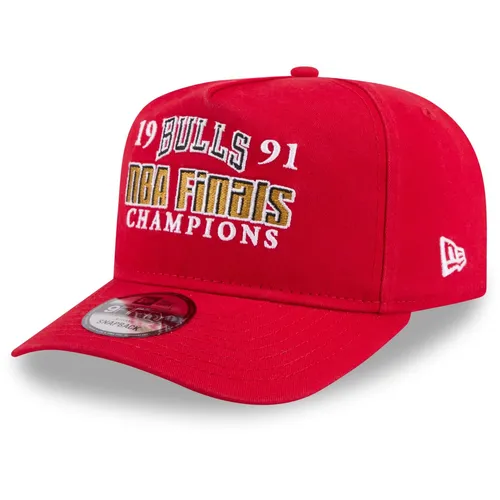 New Era 9Fifty A-Frame Cap - HISTORIC Chicago Bulls - Herren Snapback Cap in Rot, aus 100% Baumwolle. Ideal für sportliche Anlässe oder die Freizeit. Das zeitlose Design zeigt den historischen Chicago Bulls Schriftzug.