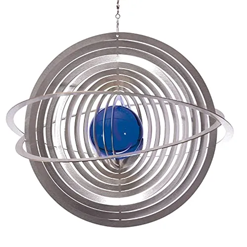 Windspiel Edelstahl Saturn mit kobaltblauer Glaskugel - Elegantes Windspiel aus rostfreiem Edelstahl für Garten und Wohnung, inklusive kobaltblauer 50mm Glaskugel – ein echter Blickfang in jedem Raum!