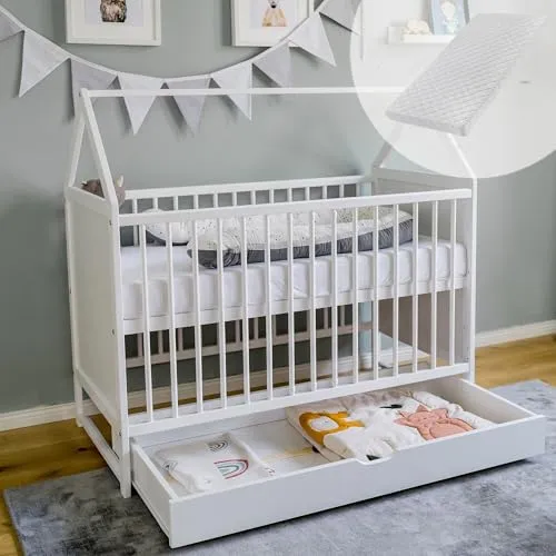 Beistellbett Babybett 60x120 cm mit Schublade und Matratze - Vielseitig umbaubar von Geburt bis 3 Jahre, inklusive atmungsaktiver Matratze und praktischem Rausfallschutz für maximale Sicherheit und Komfort.